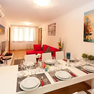 Ve-nice Sm2019 Apartment